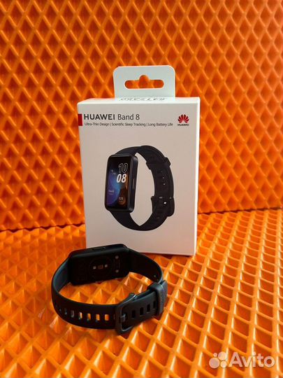 Смарт-часы Huawei Band 8