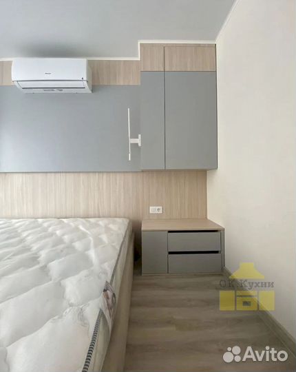 Книжный шкаф