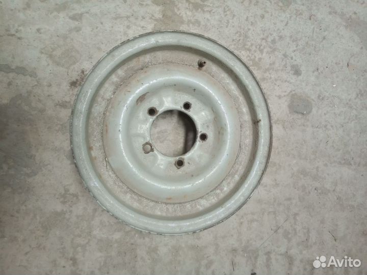 Продам колесный диск УАЗ 15 дюймов б у