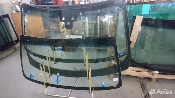 Лобовое стекло Toyota Camry 50 с установкой