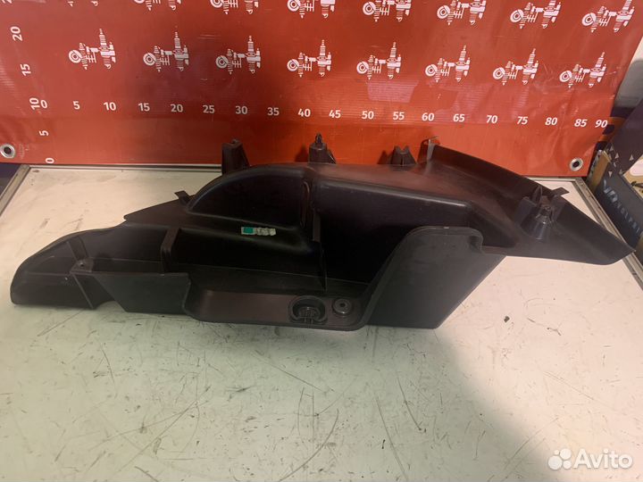 Renault Sandero Облицовка стойки задней правой