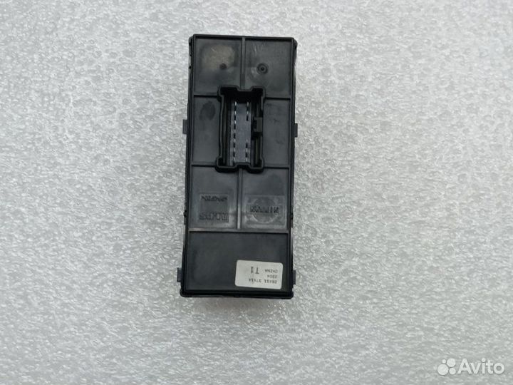 Кнопка стеклоподъемника Nissan Pathfinder R52
