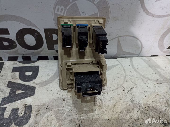 Блок кнопок Lexus IS250 XE20