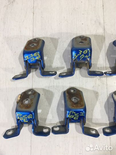 Петля двери mazda 3 BK 2.0 мт седан