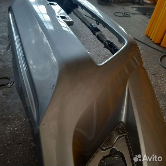 Бампер пер Toyota Hilux