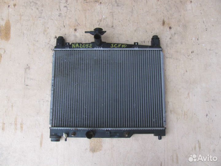 Радиатор двигателя Toyota Yaris Vitz SCP10