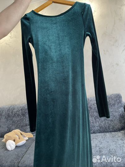 Платье изумрудного цвета 42-44