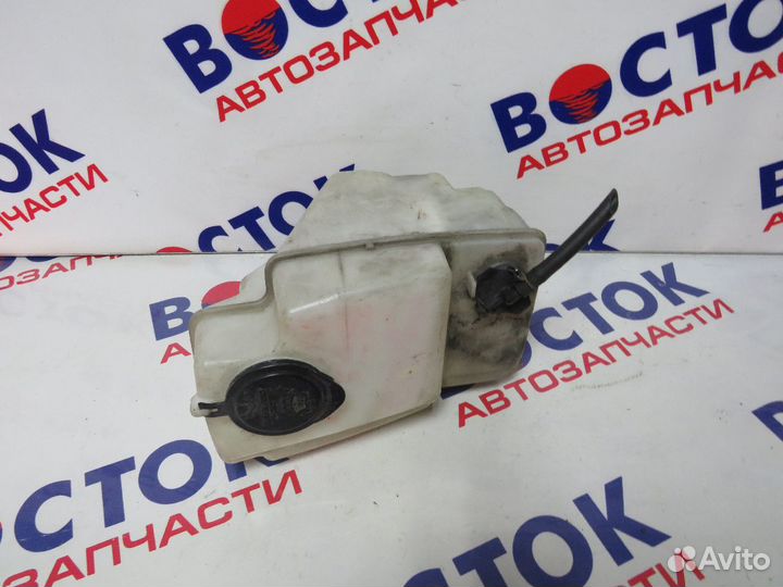 Бачок омывателя toyota carina AT210, AT211, AT212