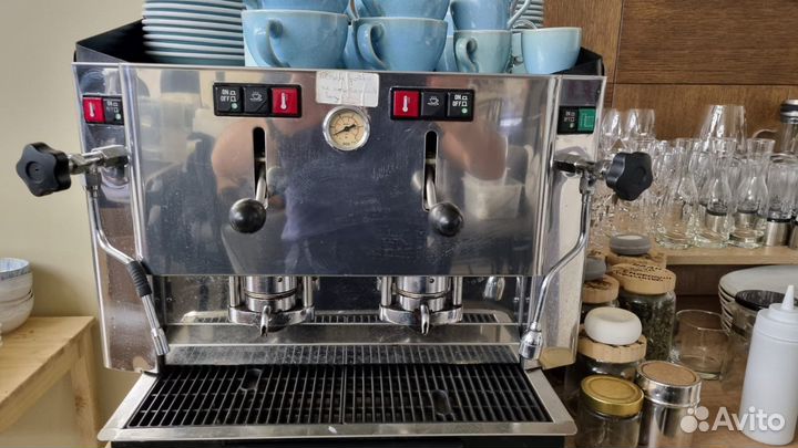 Профессиональная кофемашина
