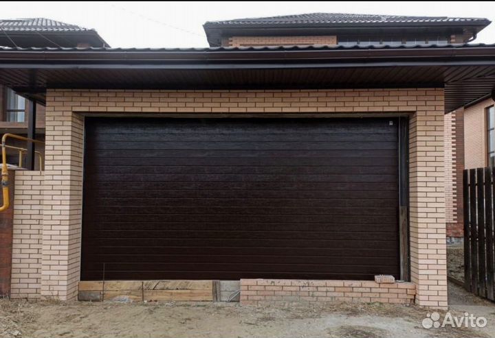 Секционные ворота