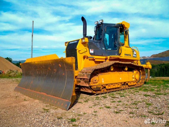 На разборке бульдозеры Коматсу Komatsu