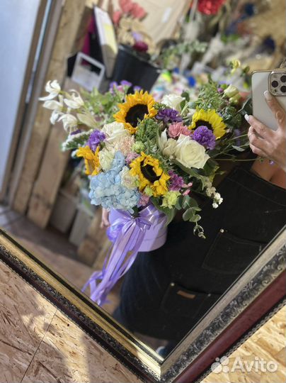 Эксклюзивные букеты шляпная коробка доставка