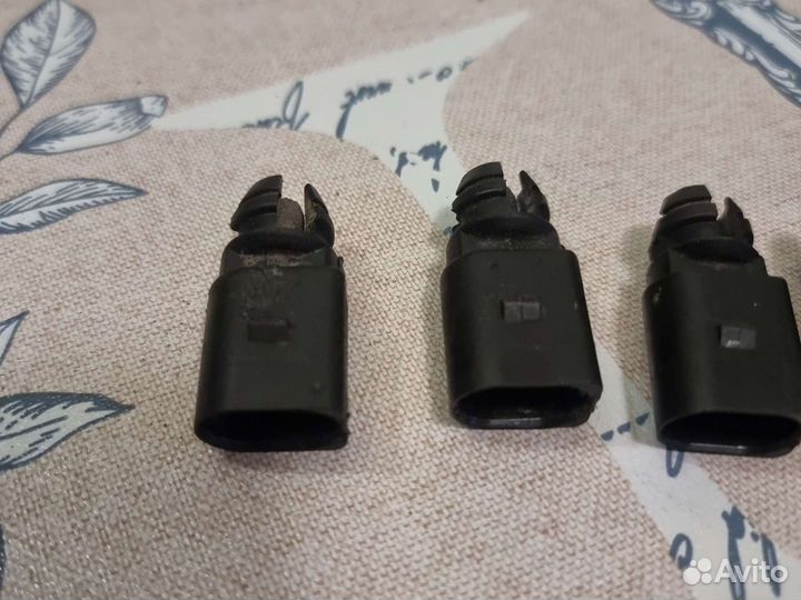 Датчик температуры воздуха Audi VW 8Z0820535