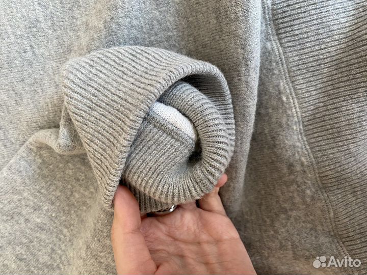 Свитер carhartt