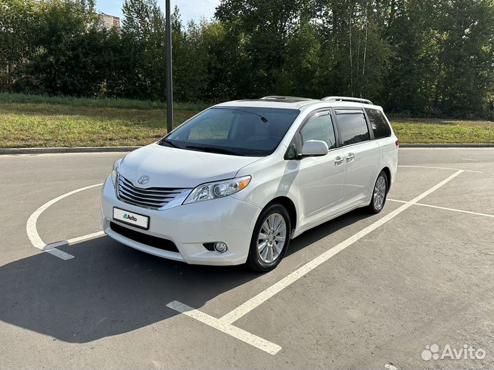 Toyota Sienna 2018 багажник