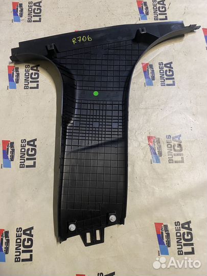 Обшивка центральной стойки BMW G20