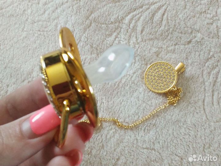 Соска и прищепка новые