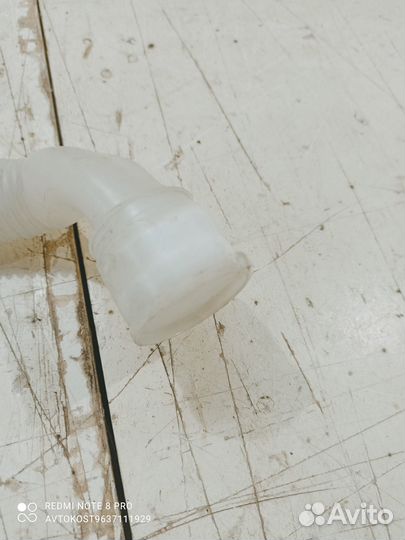 Заливная горловина бачка омывателя Volkswagen Golf