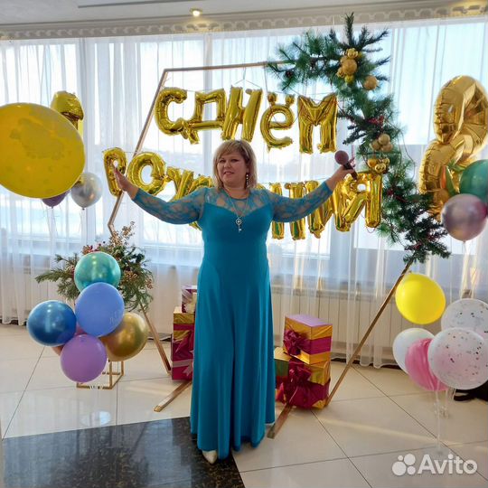 Ведущий мероприятий и диджей с оборудованием