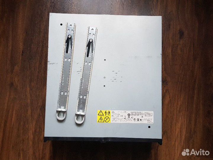 Пустой корпус от IBM Storwize Flex System V7000