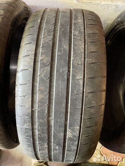 Michelin Pilot Sport 4 S 255/40 R20 и 285/35 R20