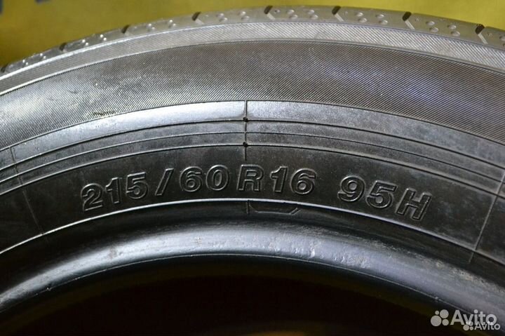 Yokohama BlueEarth RV02 215/60 R16