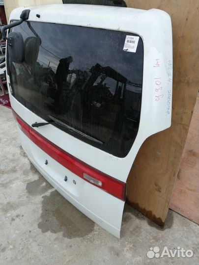 Дверь багажника задняя Nissan Serena C24