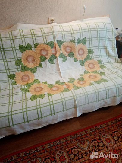 Скатерть льняная с подсолнухами