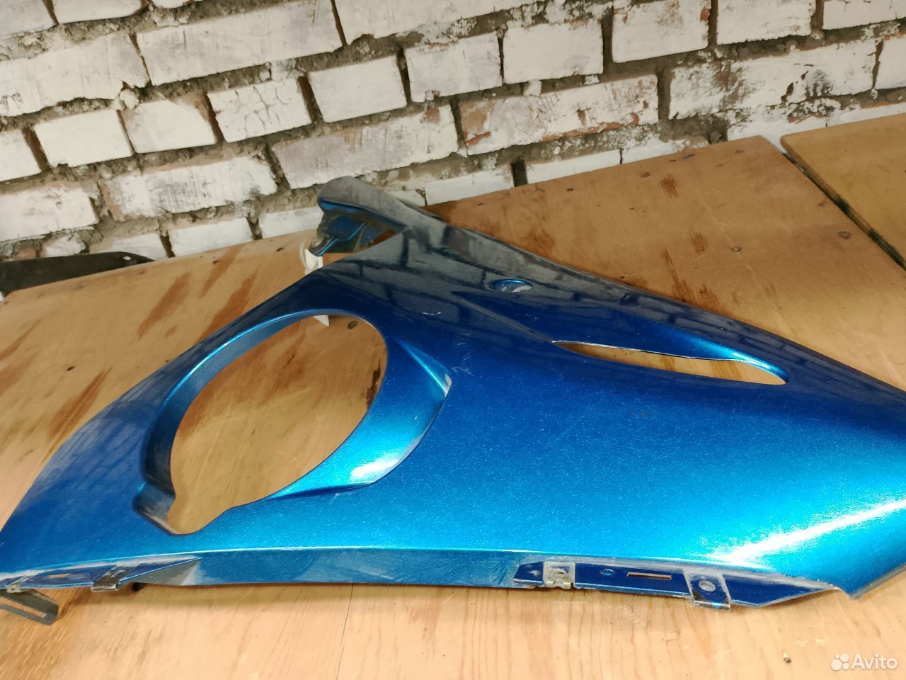 Yamaha YZF-R6 03 плуг левая часть