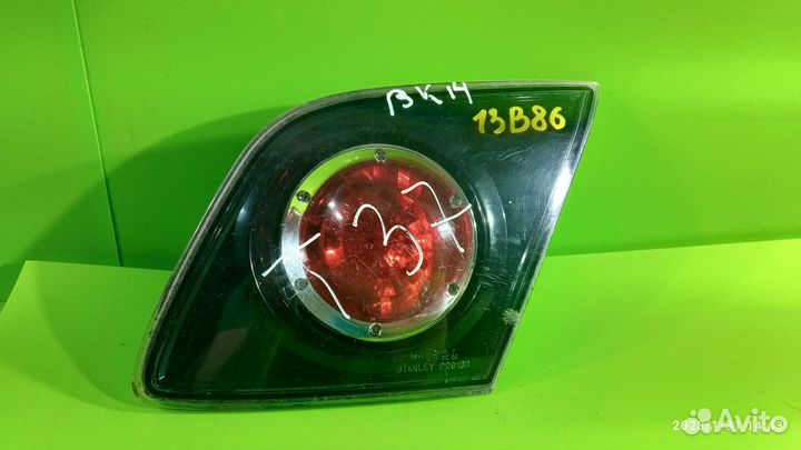 Фонарь внутренний правый для Mazda 3 2003-2009