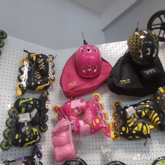 Роликовые коньки