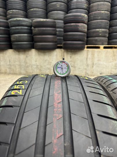 Bridgestone Turanza T005 285/35 R20 и 255/40 R20