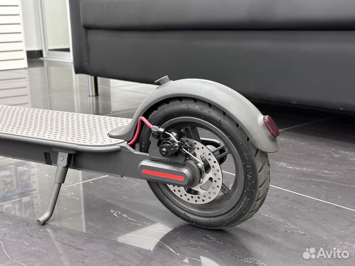 Новый электросамокат Xiami Mi Scooter 1s