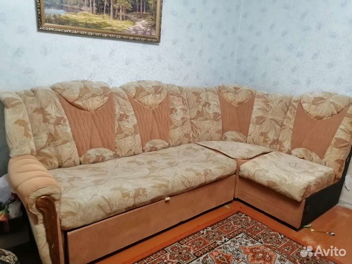 Мягкая мебель угловой диван и кресло бу