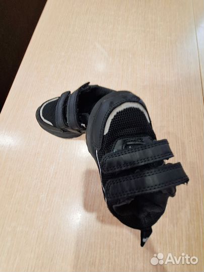 Кроссовки детские