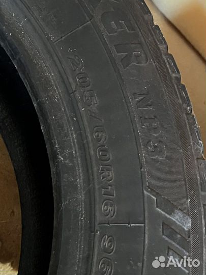 Maxxis ArcticTrekker NP3 205/60 R16 80Y