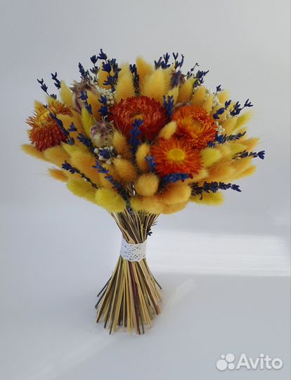 Букет из Лагуруса и сухоцветов
