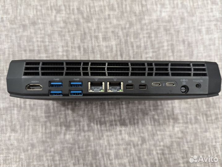 Платформа Intel NUC8I7HNK2 Hades Canyon NUC