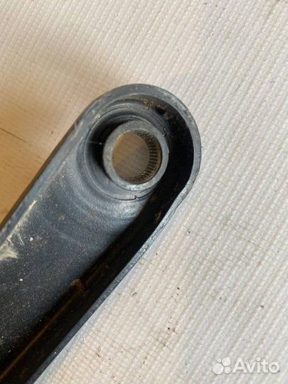 Поводок стеклоочистителя передний левый Ford Focus