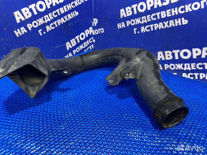 Патрубок воздушного фильтра Toyota Rav4 кроссовер