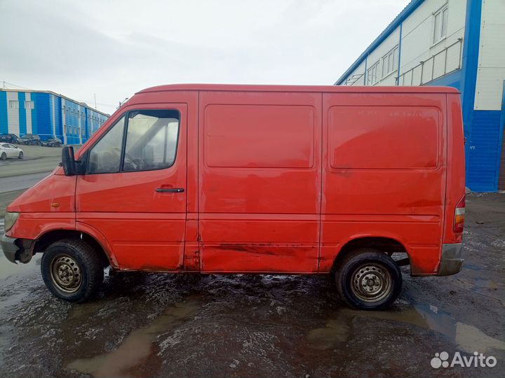 Mercedes-Benz Sprinter 2.2 МТ, 2001, битый, 477 735 км