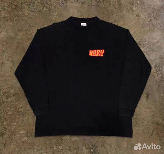 Лонгслив obey