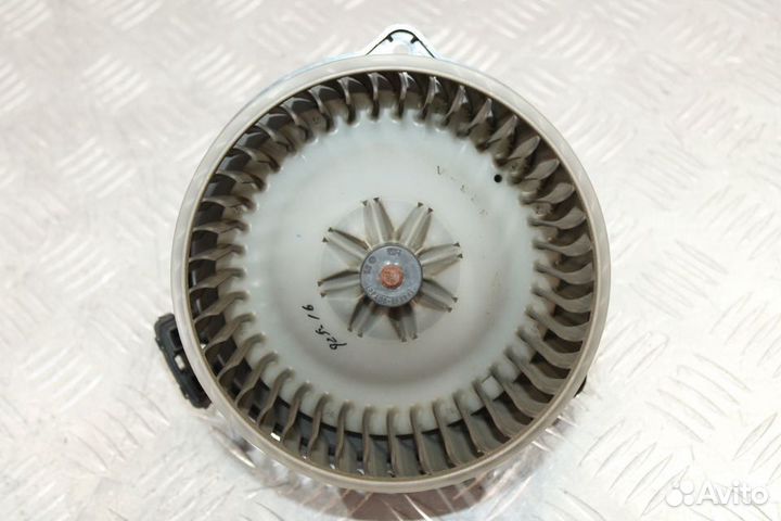 Моторчик печки Mitsubishi Pajero 4