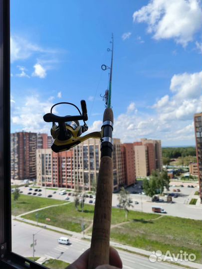 Спиннинг полный комплект (катушка+воблер)