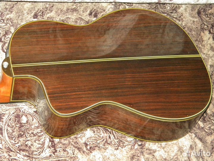 Takamine NPT315