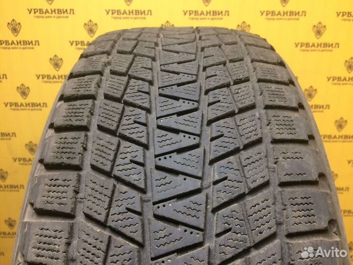 Bridgestone Blizzak DM-V1 235/60 R17