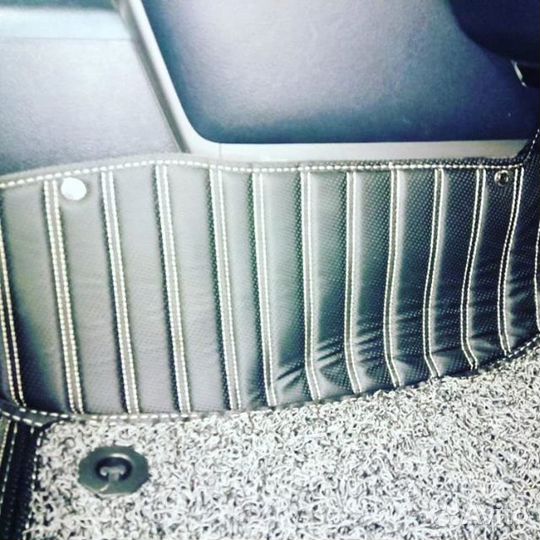 Коврики авто на Land Cruiser 200