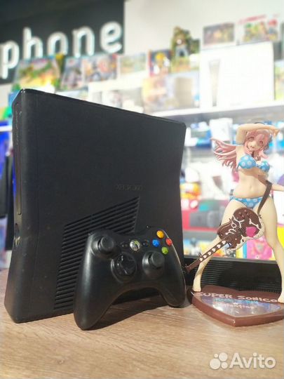 Xbox 360 E 7GB + 5 подарков