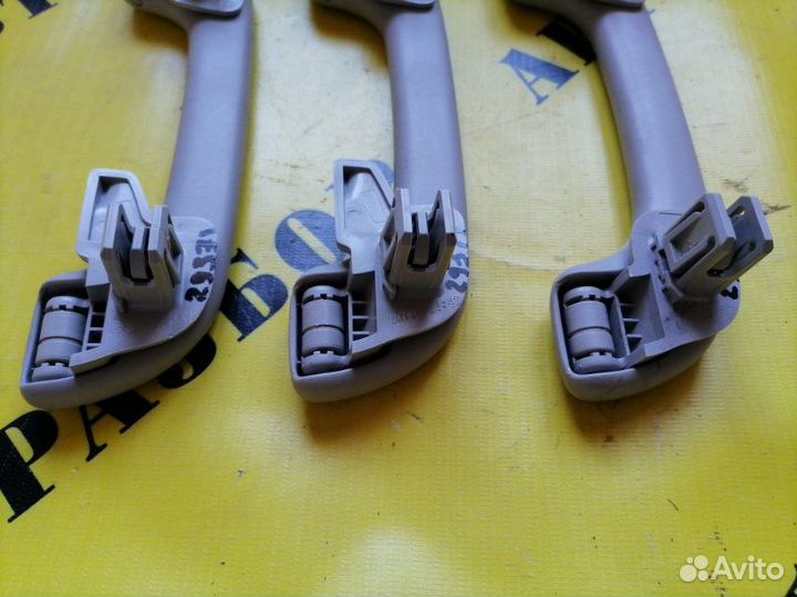 Ручка внутренняя потолочная Renault Megane 3