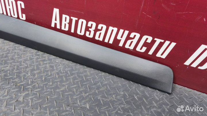 Молдинг двери передний левый LADA X-Ray Cross